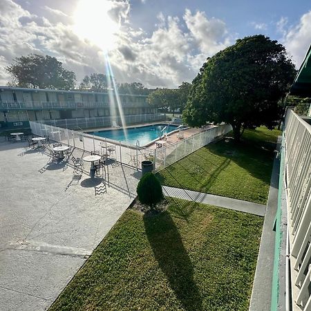 Boca Inn Boca Raton Buitenkant foto