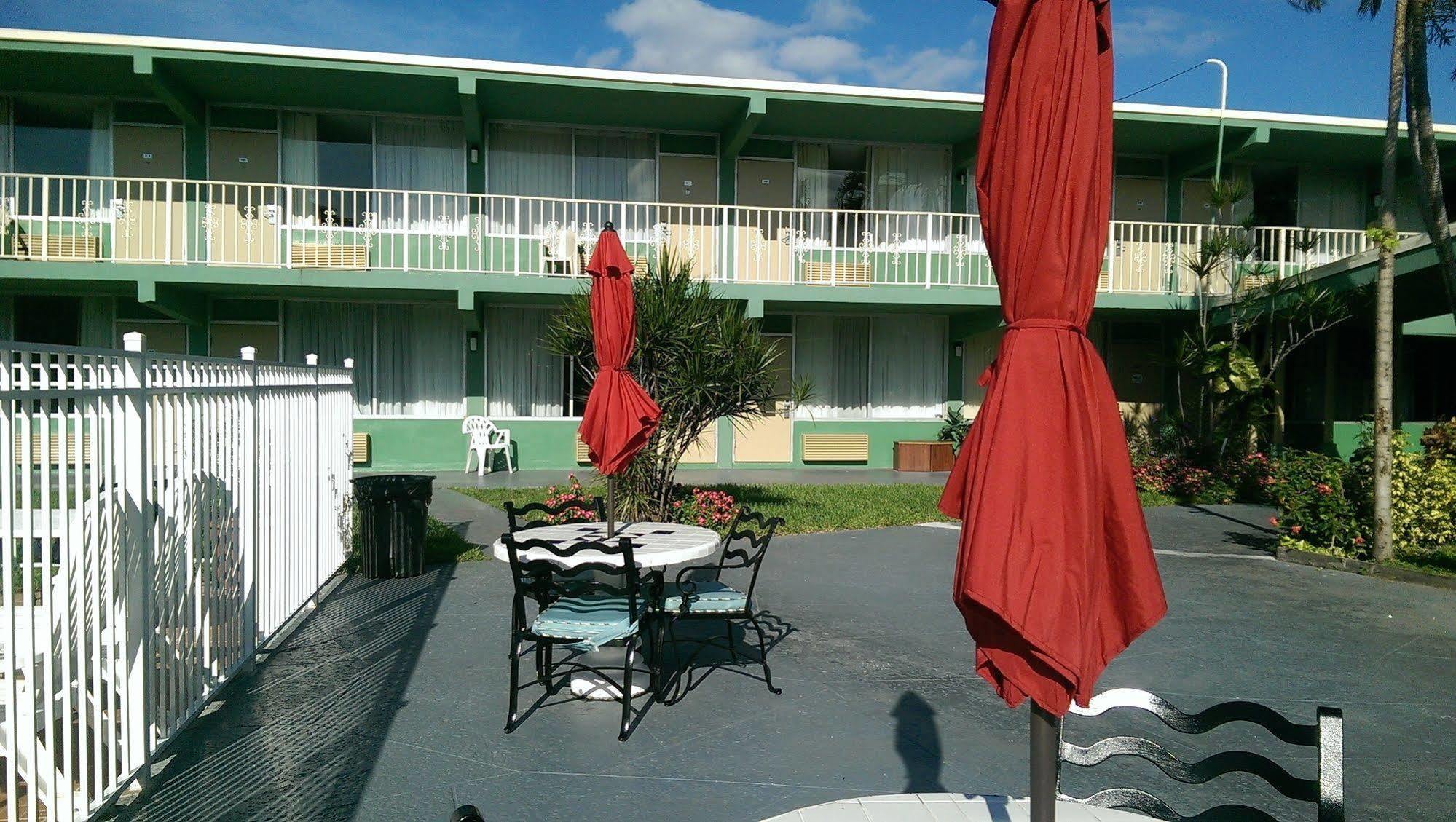 Boca Inn Boca Raton Buitenkant foto